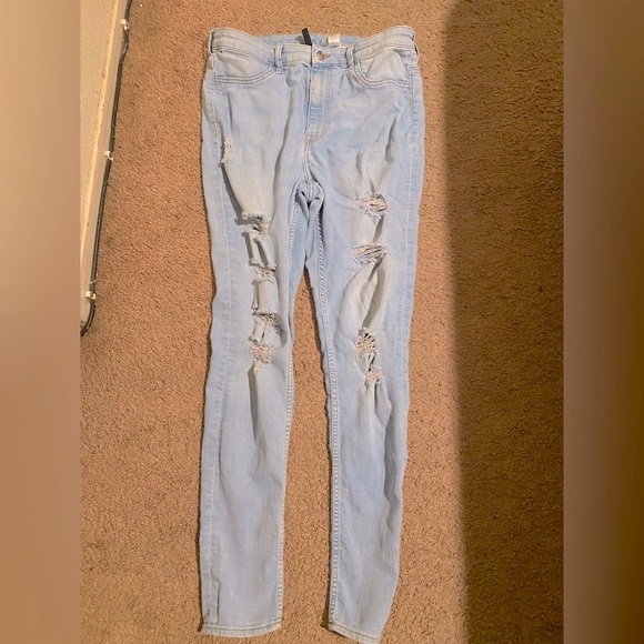 Women’s Ripped Jeans - Picture 2 of 5